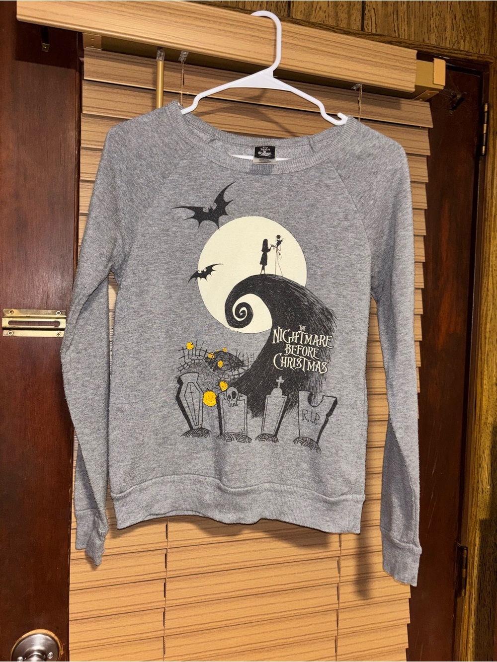 The Nightmare Before Christmas Gray Long Sleeve Sweatshirt – Small